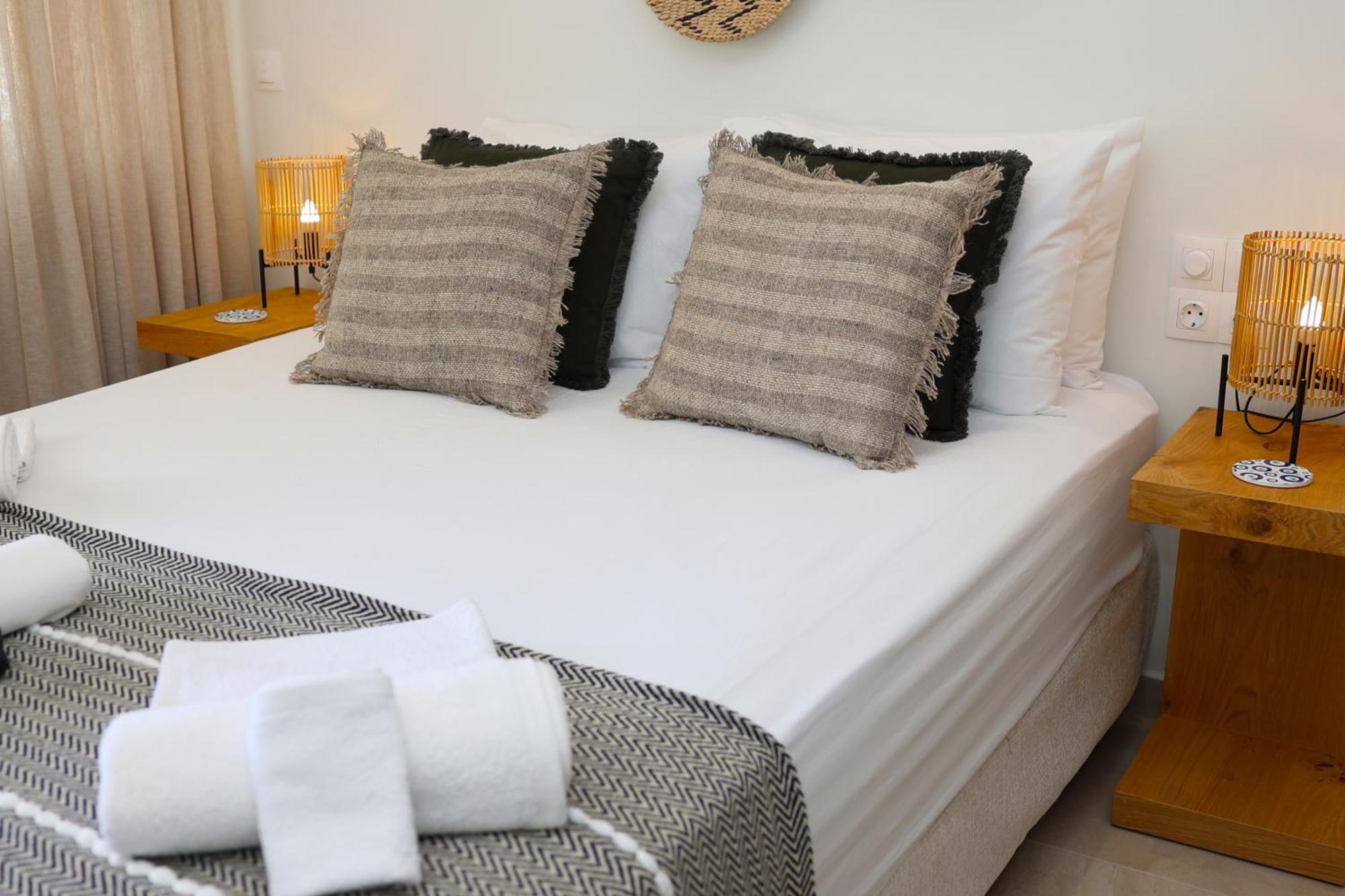 Ocean View Studios And Luxury Rooms Plomari Exterior photo